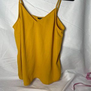 halogen spaghetti/adjustable strap size M  color yellow